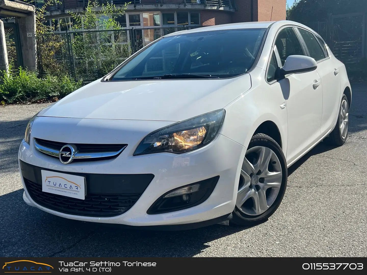 Opel Astra Cosmo 1.7 CDTI Blanc - 1