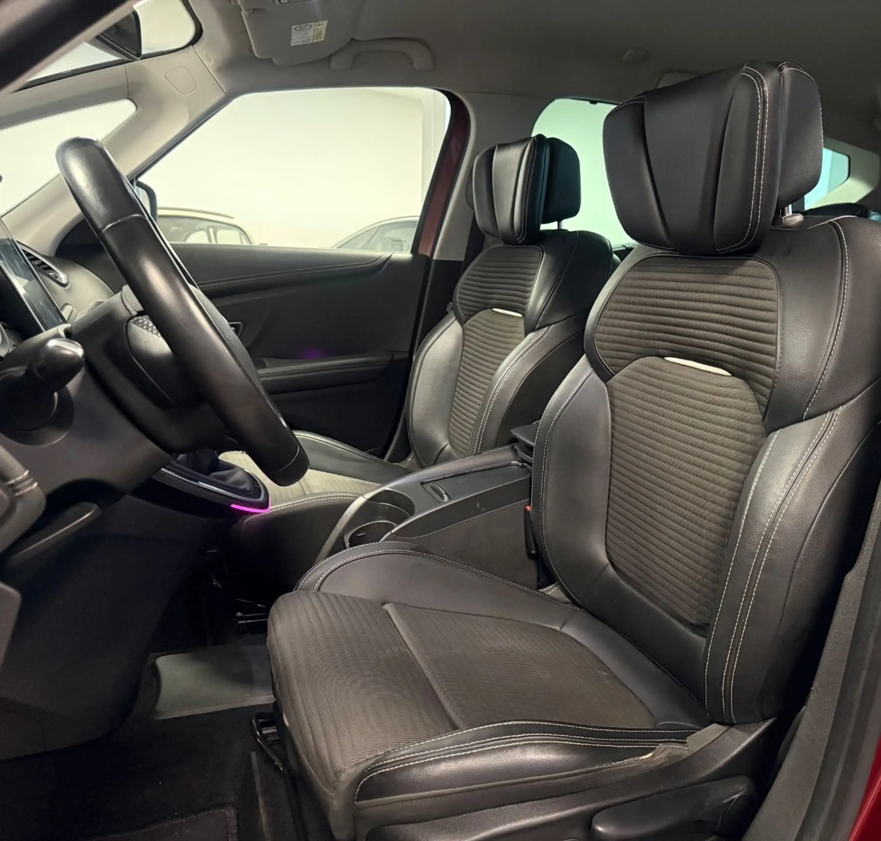 Renault Scenic dCi Bose Edition Leder*NAVI+Kamera*LED* — photo 9