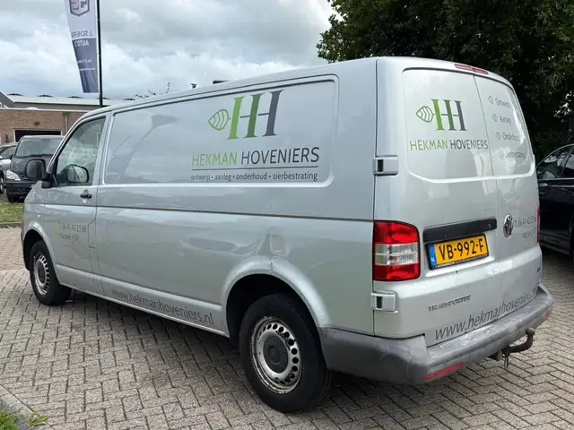 Volkswagen Transporter view 6