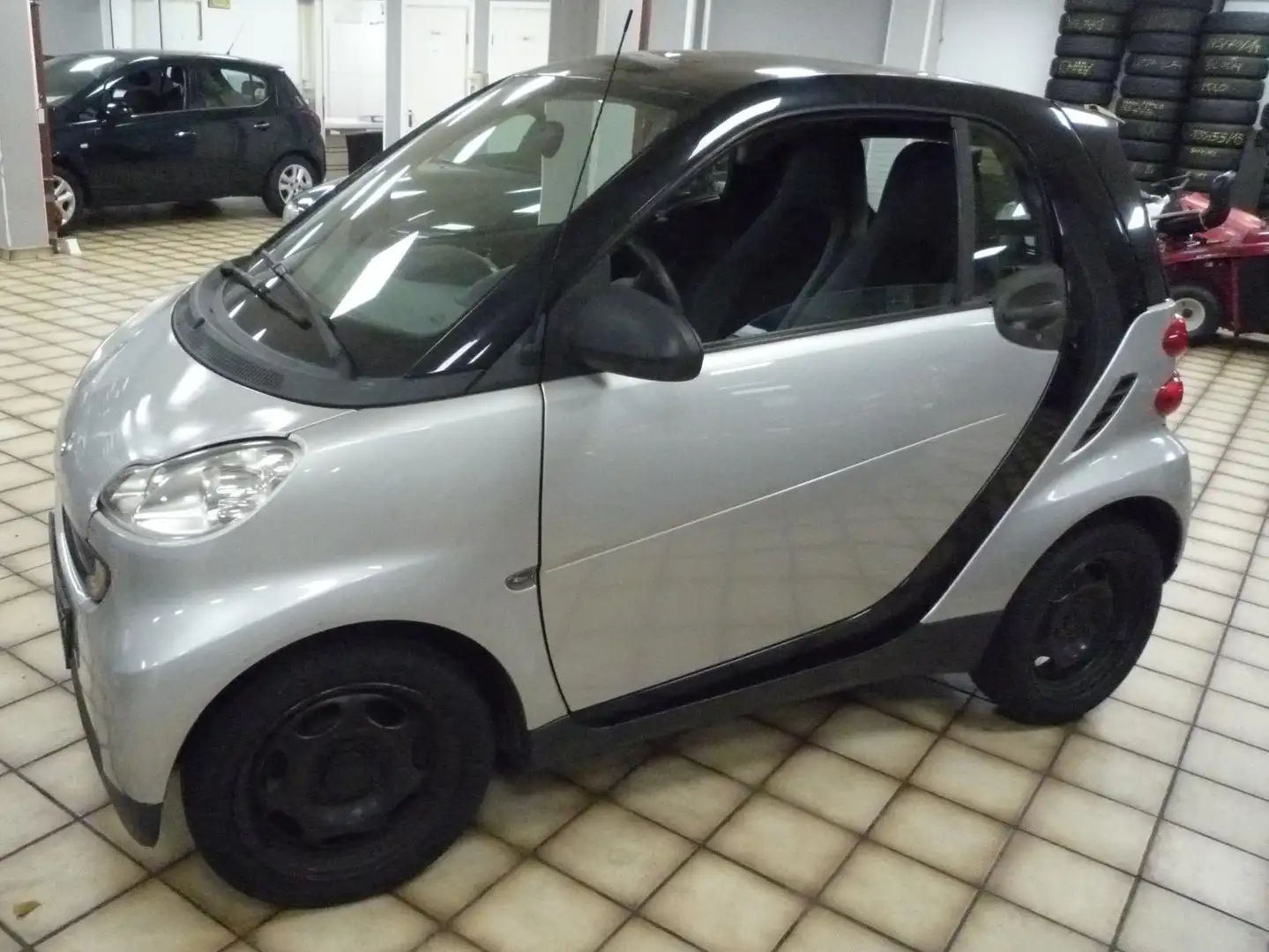 smart forTwo Basis 45 kW (451.330) Schwarz - 1