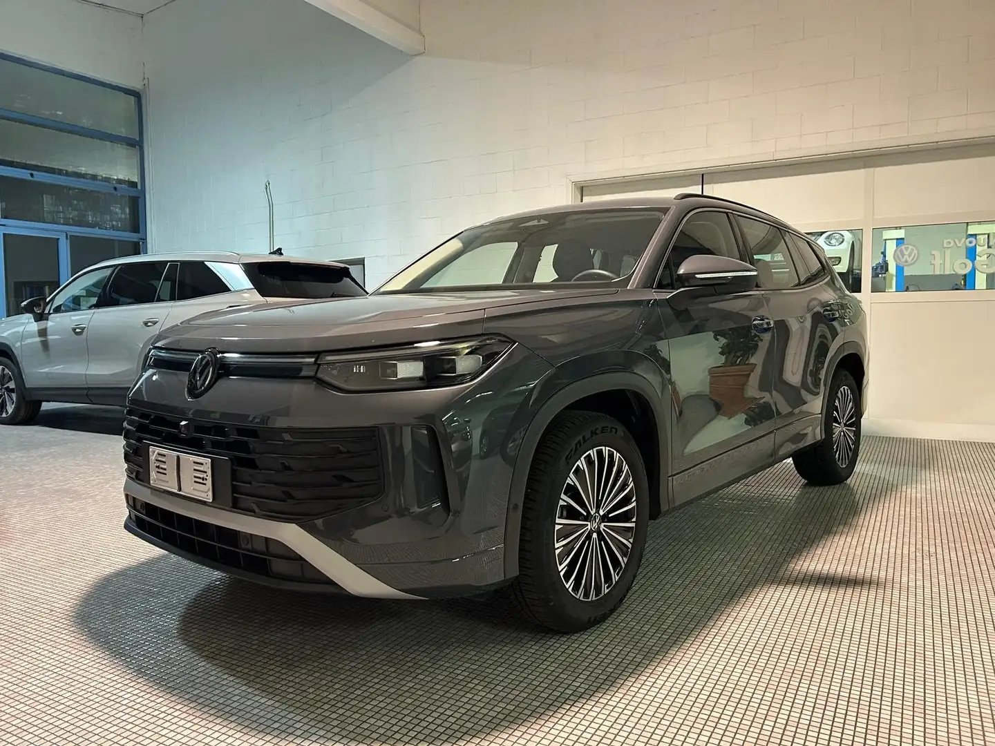 Volkswagen Tayron Tayron 1.5 etsi 150cv dsg 7 posti gancio traino Grigio - 2