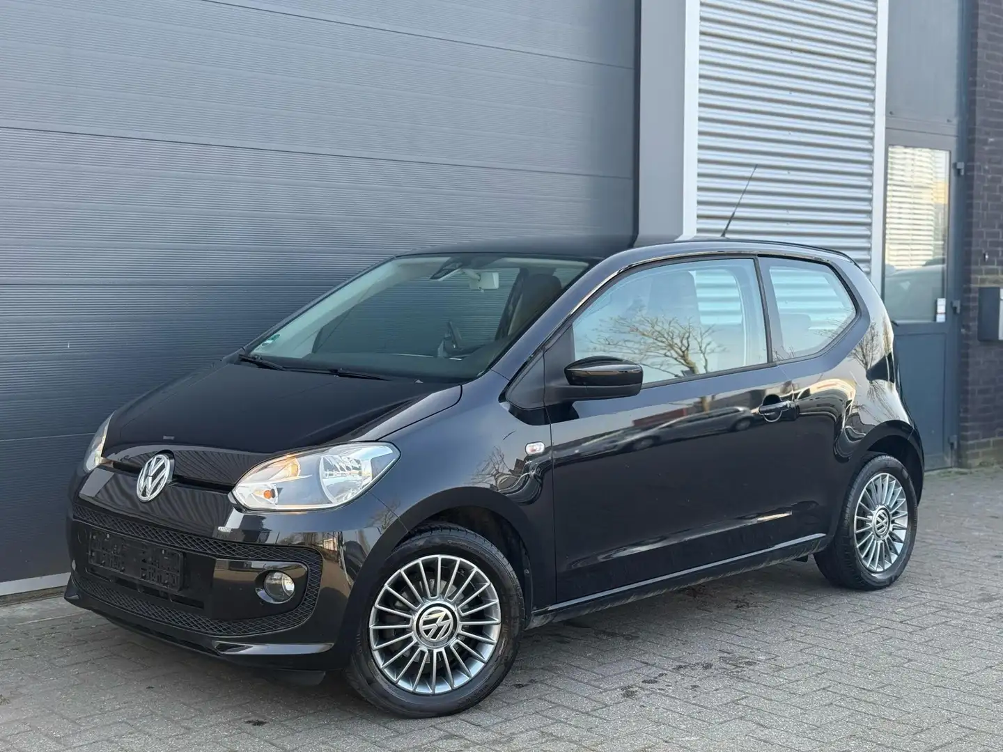 Volkswagen up! 1.0 high up! BlueMotion Zwart - 1
