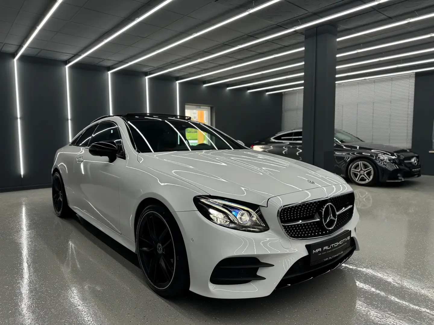 Mercedes-Benz E 220 d Coupe AMG Line *E53LK*PANO*BURM*360*SOFTC*NIGHT* Weiß - 2