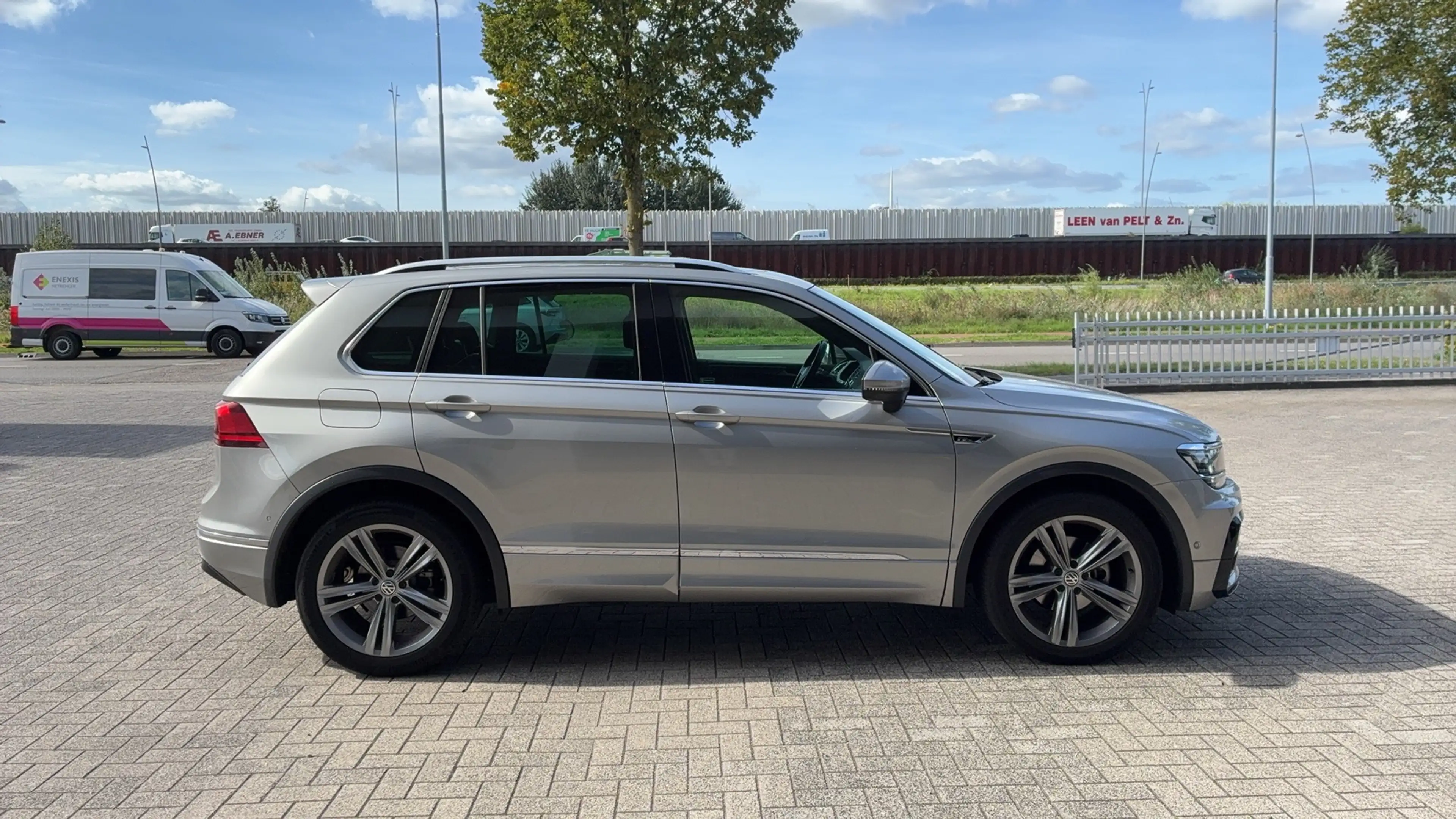 Volkswagen Tiguan 1.5 TSI ACT Highline Business R | Trekhaak | Panor — photo 4