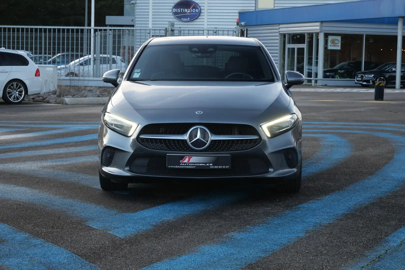 Mercedes-Benz A 180 A 180 d - BV 7G-DCT AMG Line Grau - 2