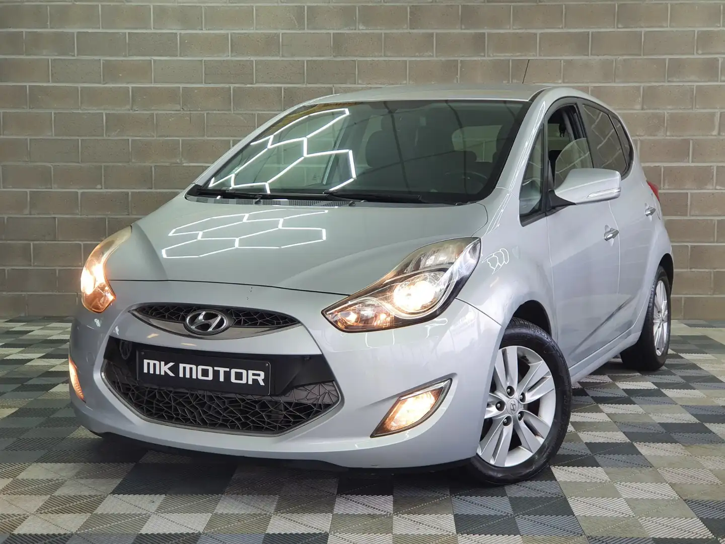 Hyundai iX20 🟢1.4 DIESEL 90CV | 1ER PROPRIETAIRE - CARNET FULL Plateado - 1