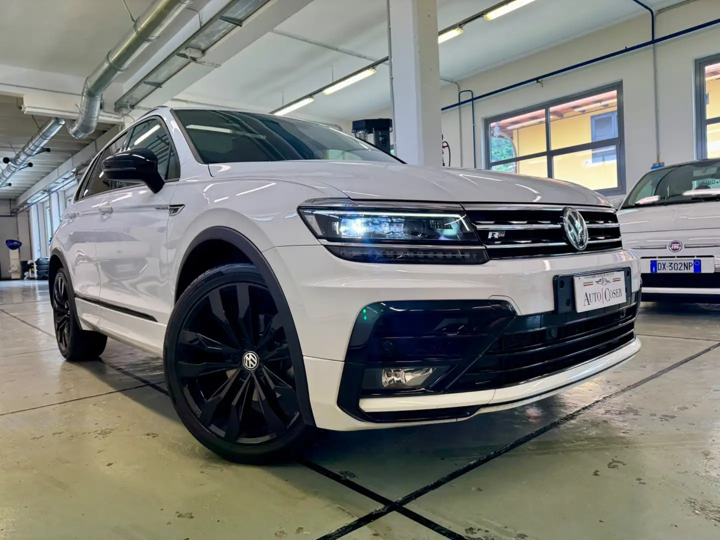 Volkswagen Tiguan Tiguan 1.5 TSI 150 CV DSG ACT R-Line Bianco - 2