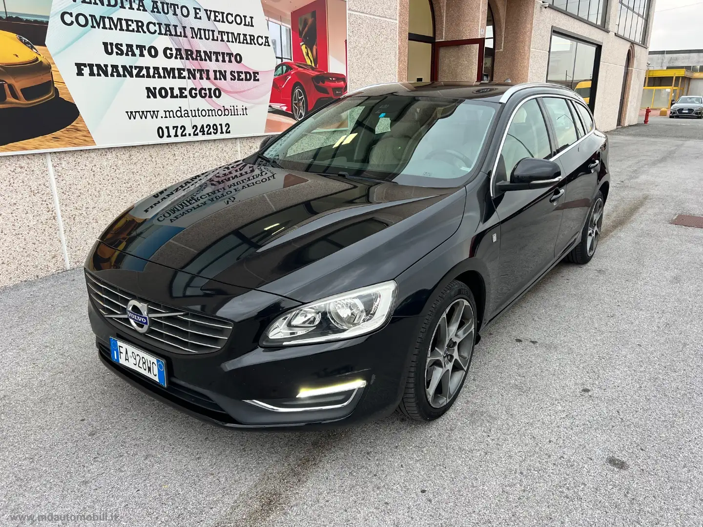 Volvo V60 D2 1.6 Volvo Ocean Race PELLE NAVI TAGLIANDI Zwart - 1