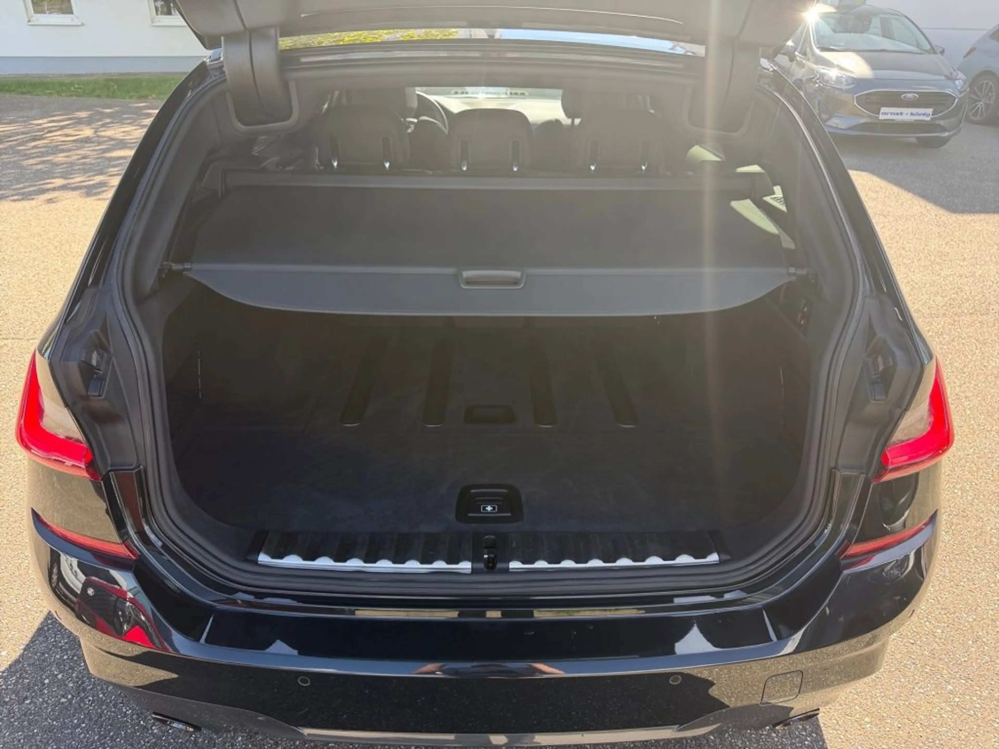 BMW 330 330i Touring Aut. M Sport — photo 7