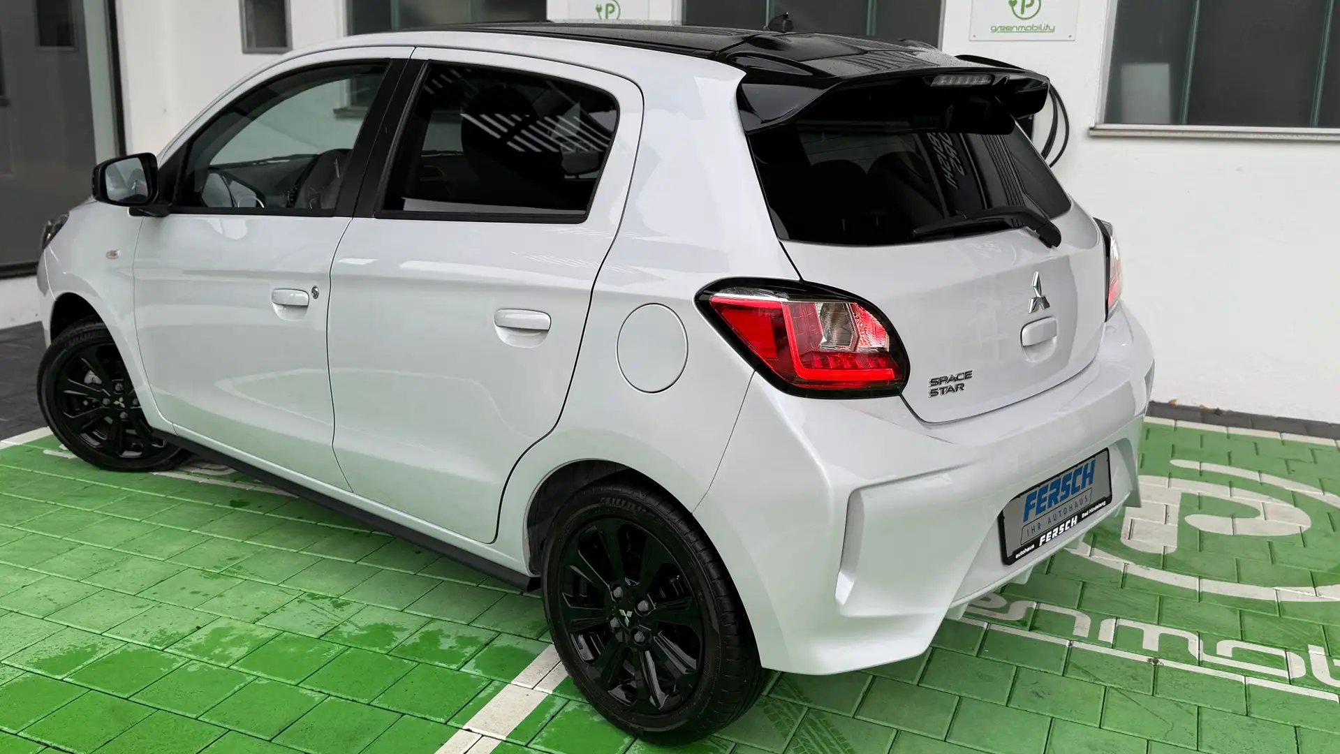 Mitsubishi Space Star 1.2 Autom. Select+ Black 15" Alu Black Freisprech. Blanc - 2
