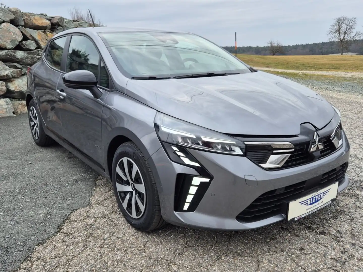 Mitsubishi Colt 1,0 MPI Invite C 24 Gris - 2