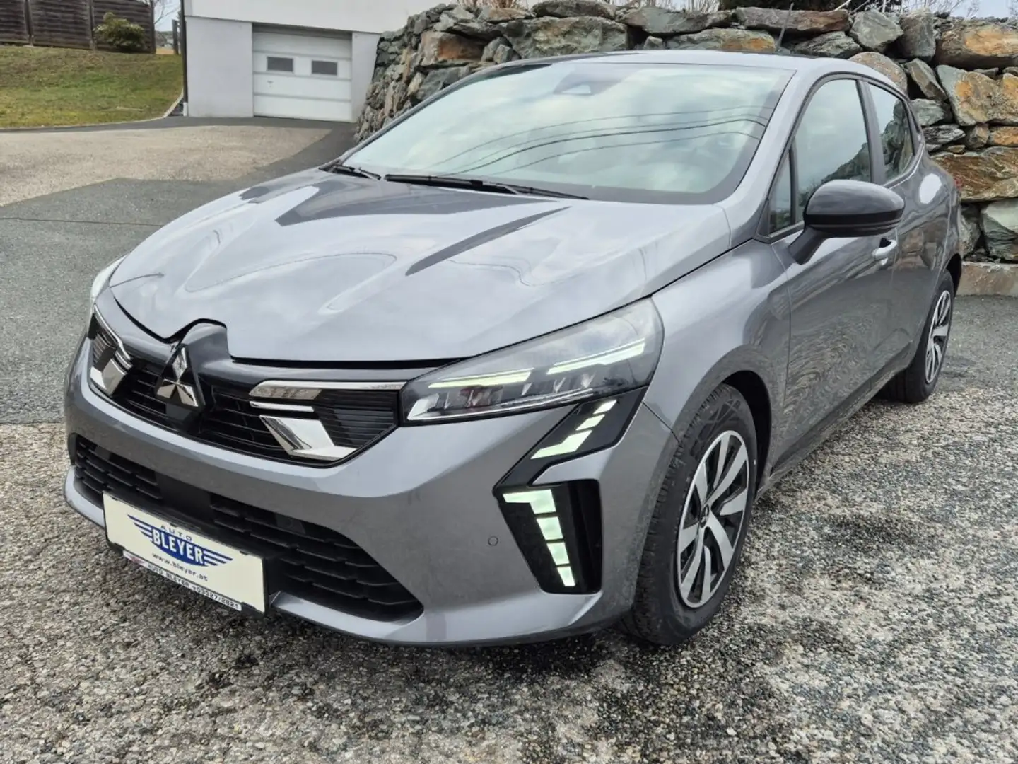 Mitsubishi Colt 1,0 MPI Invite C 24 Gris - 1