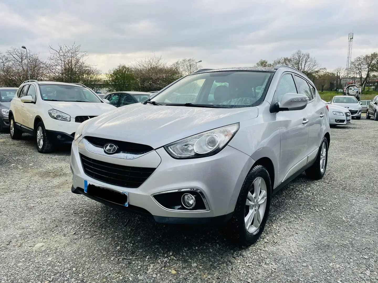 Hyundai iX35 2.0 CRDi 136 4WD Pack Edition Gris - 2