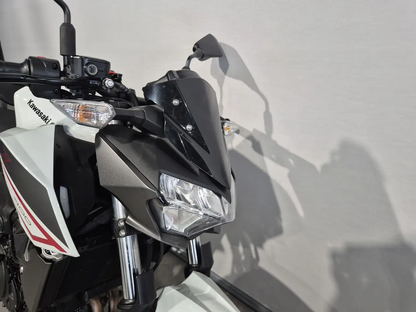 Kawasaki Z 400 Blanco - 2
