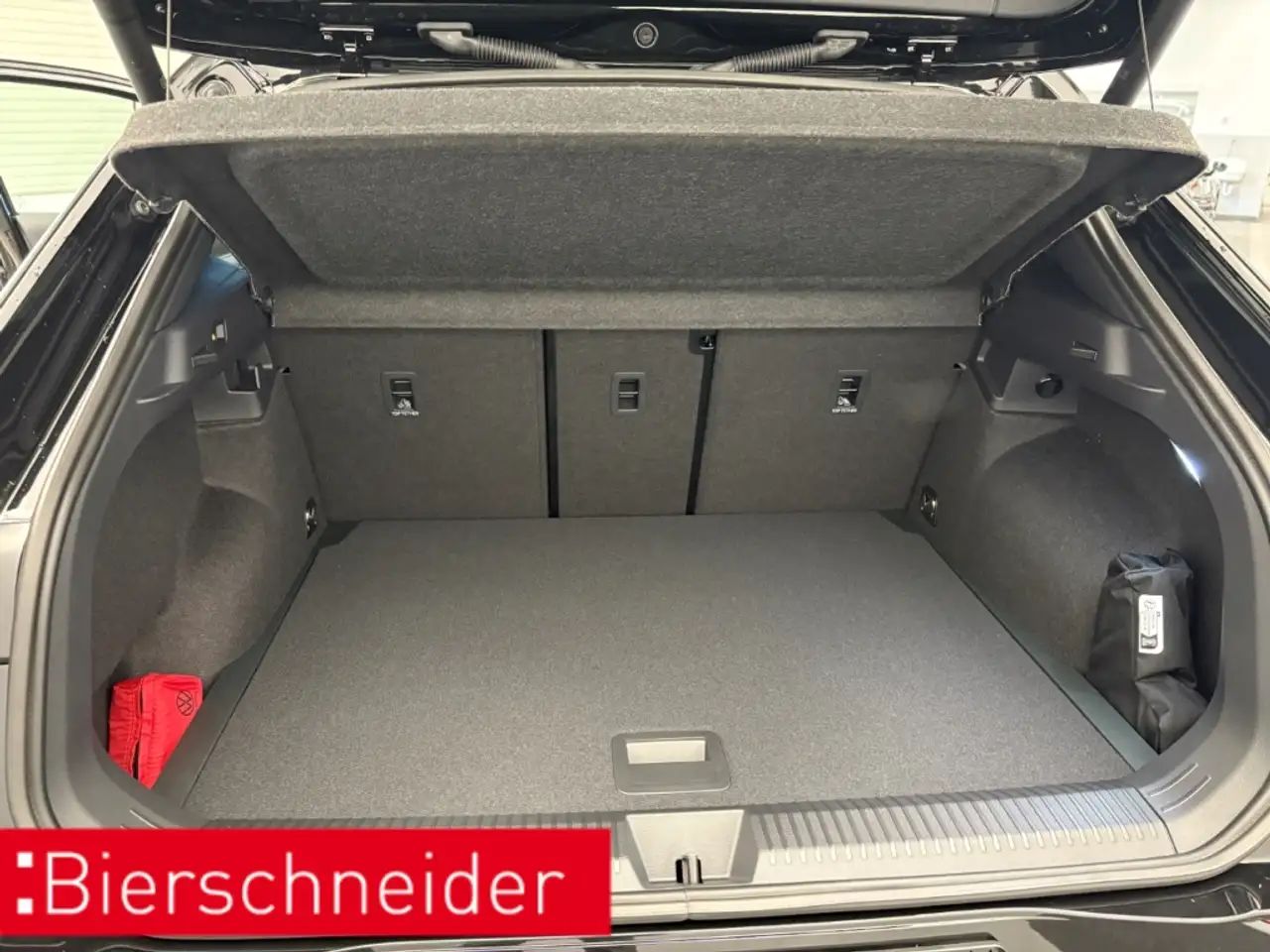 Volkswagen T-Roc 1.5 eTSI DSG Tageszulassung NEUES Modell ALU 18 AH 16
