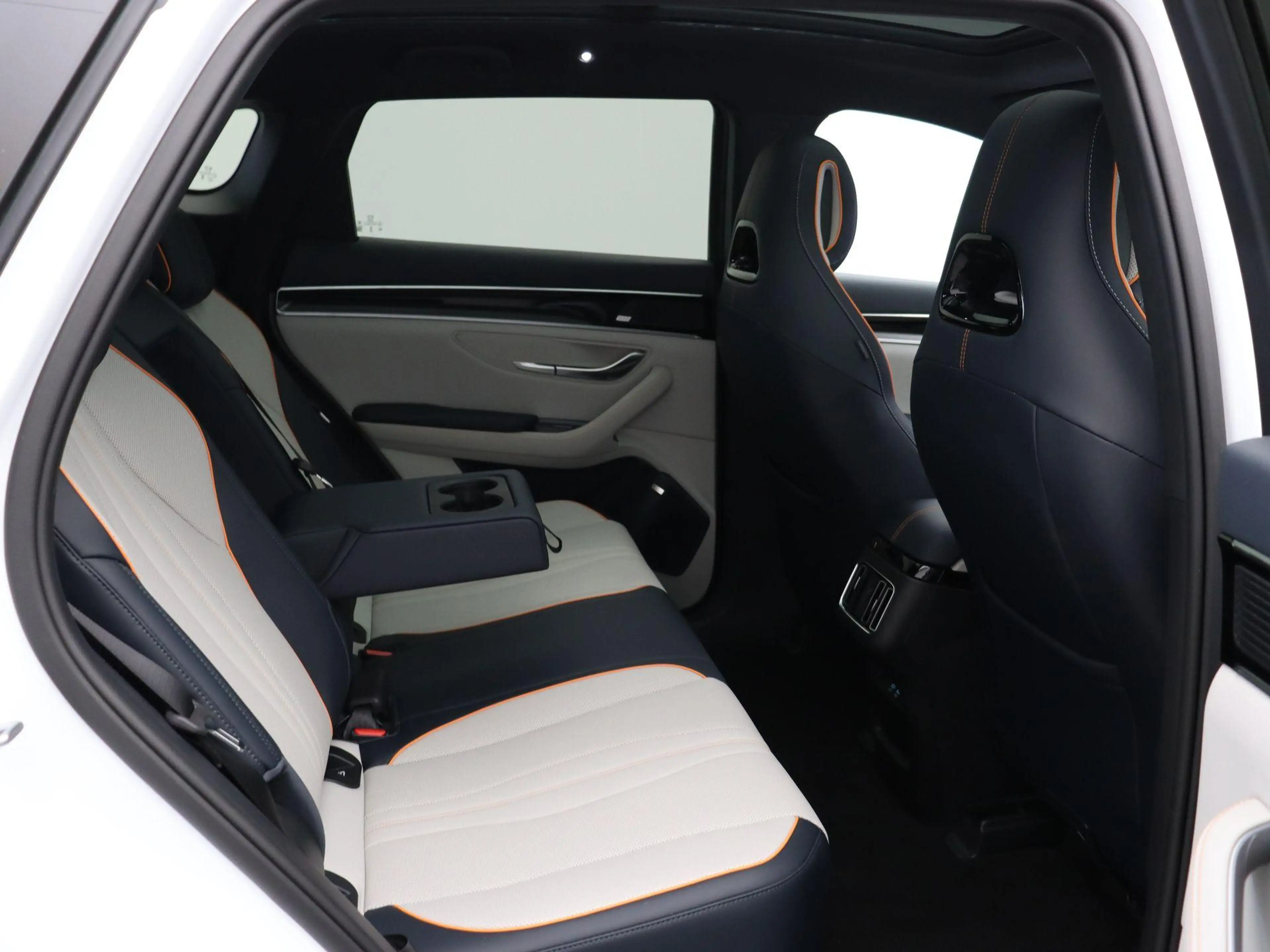 BYD Seal U Design 87 kWh | Warmtepomp | WLTP 500km | Panorama — photo 7