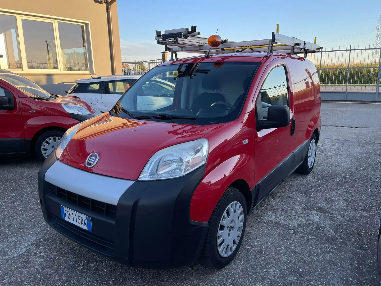 Fiat Fiorino 1.3 mjt 16v 95cv ALLESTIMENTO CON INVERTER Rojo - 1