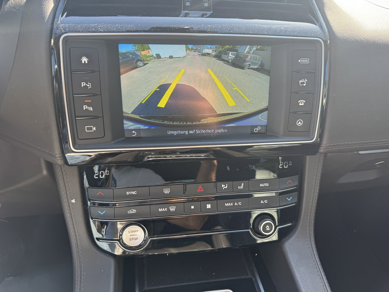 Jaguar F-Pace Portfolio AWD — photo 15