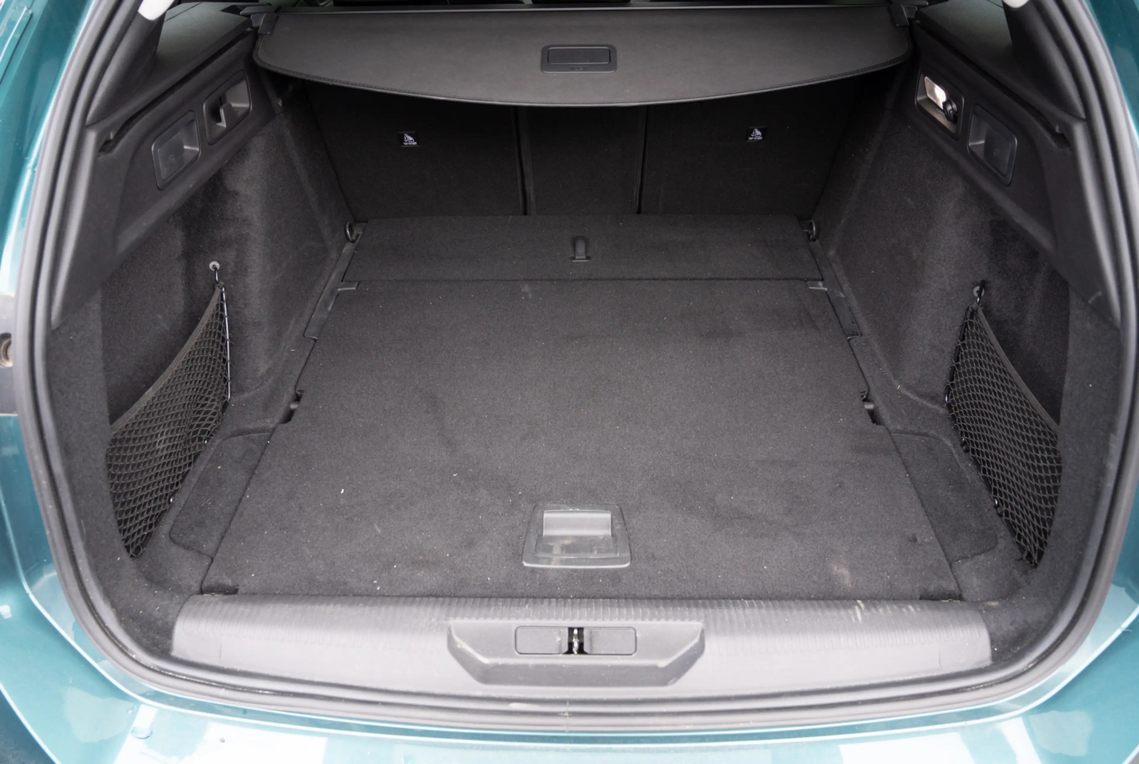 Peugeot 308 SW Allure 1.5 BlueHDi 130 EAT8 *KOMFORT-PAKET*MIRRORSCREEN* — photo 15