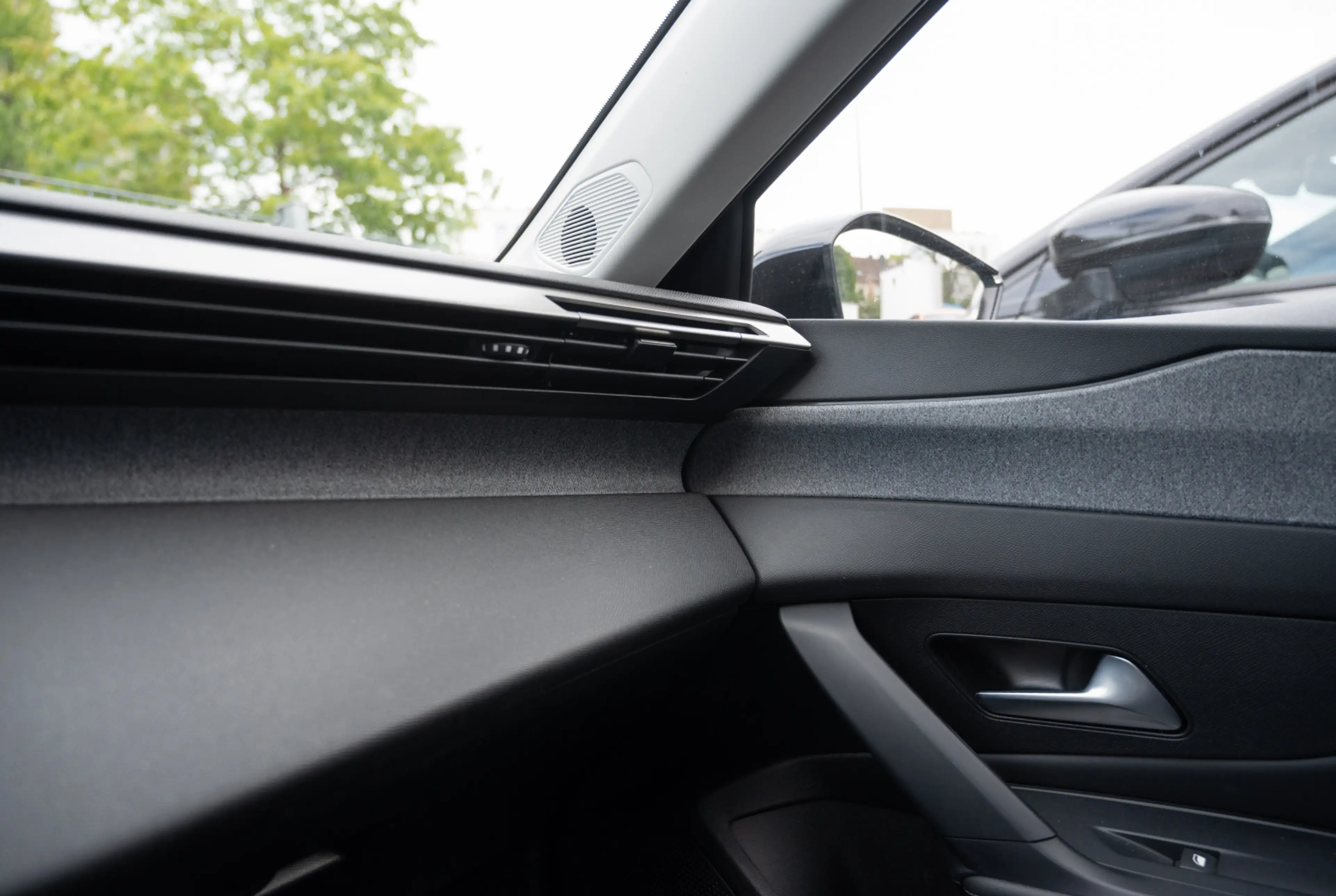 Peugeot 308 SW Allure 1.5 BlueHDi 130 EAT8 *KOMFORT-PAKET*MIRRORSCREEN* — photo 11