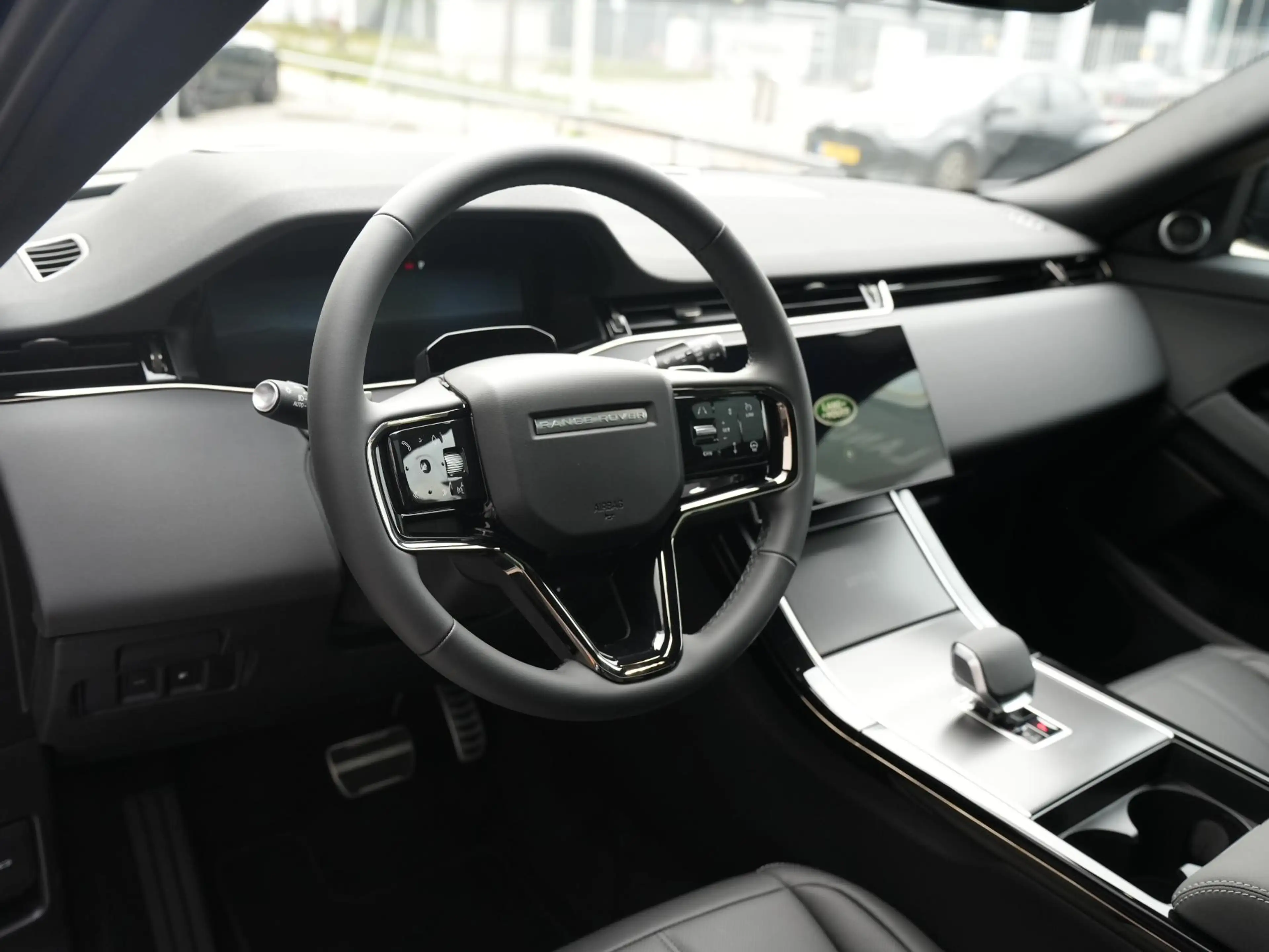 Land Rover Range Rover Evoque P270e PHEV AWD Hoxton Edition Black | Black Pack | — photo 16