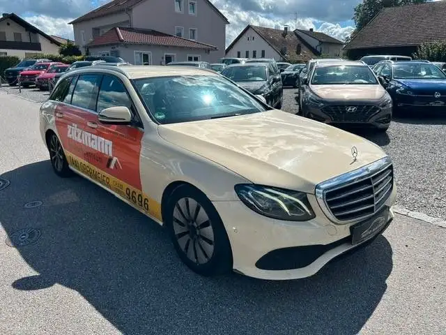 Mercedes-Benz E 200