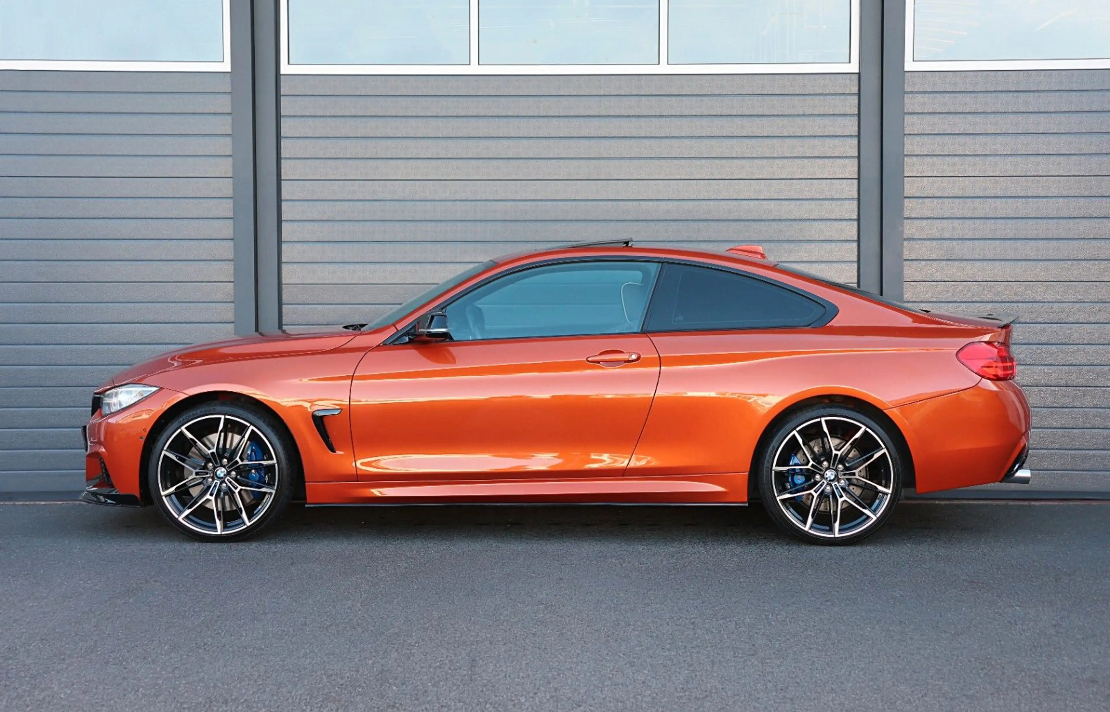 BMW 435 i xDrive INDIVIDUAL M/HUD/360°/H&K/SHZ/LHZ/20 — photo 4