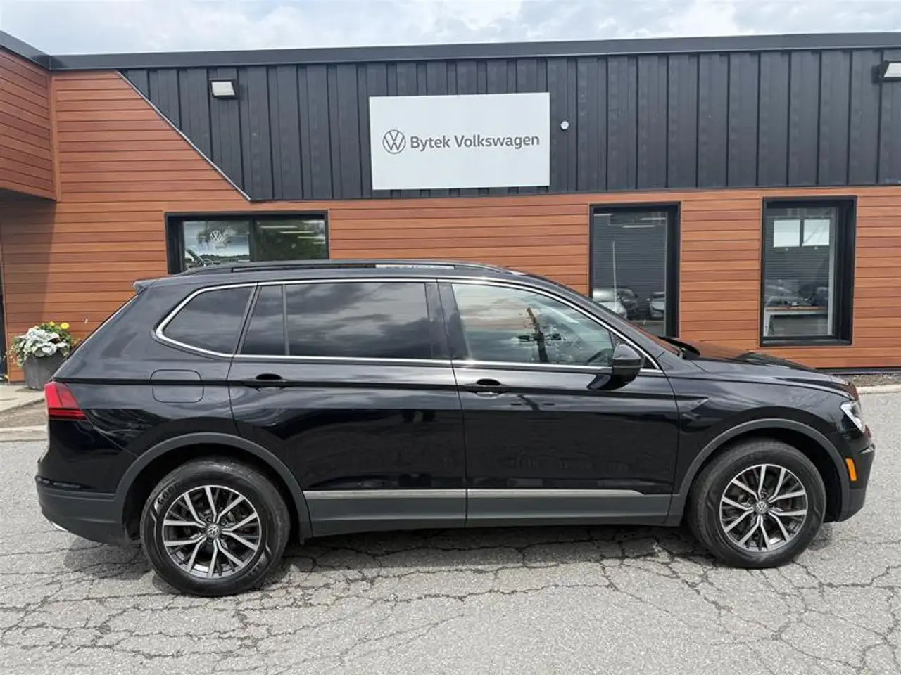 Volkswagen Tiguan снимка Volkswagen Tiguan