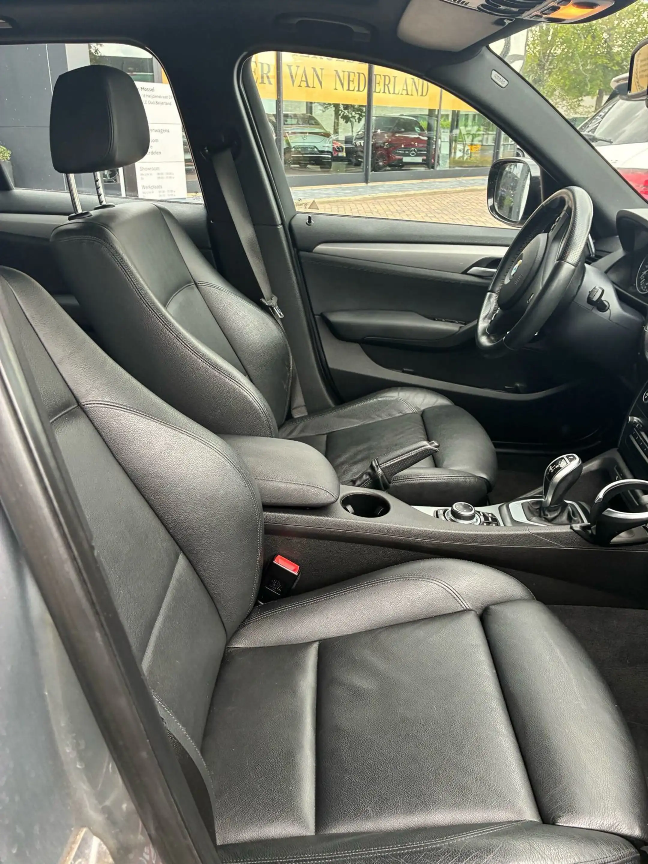 BMW X1 SDrive20i Business M-sport Leer Navi org NL — photo 3