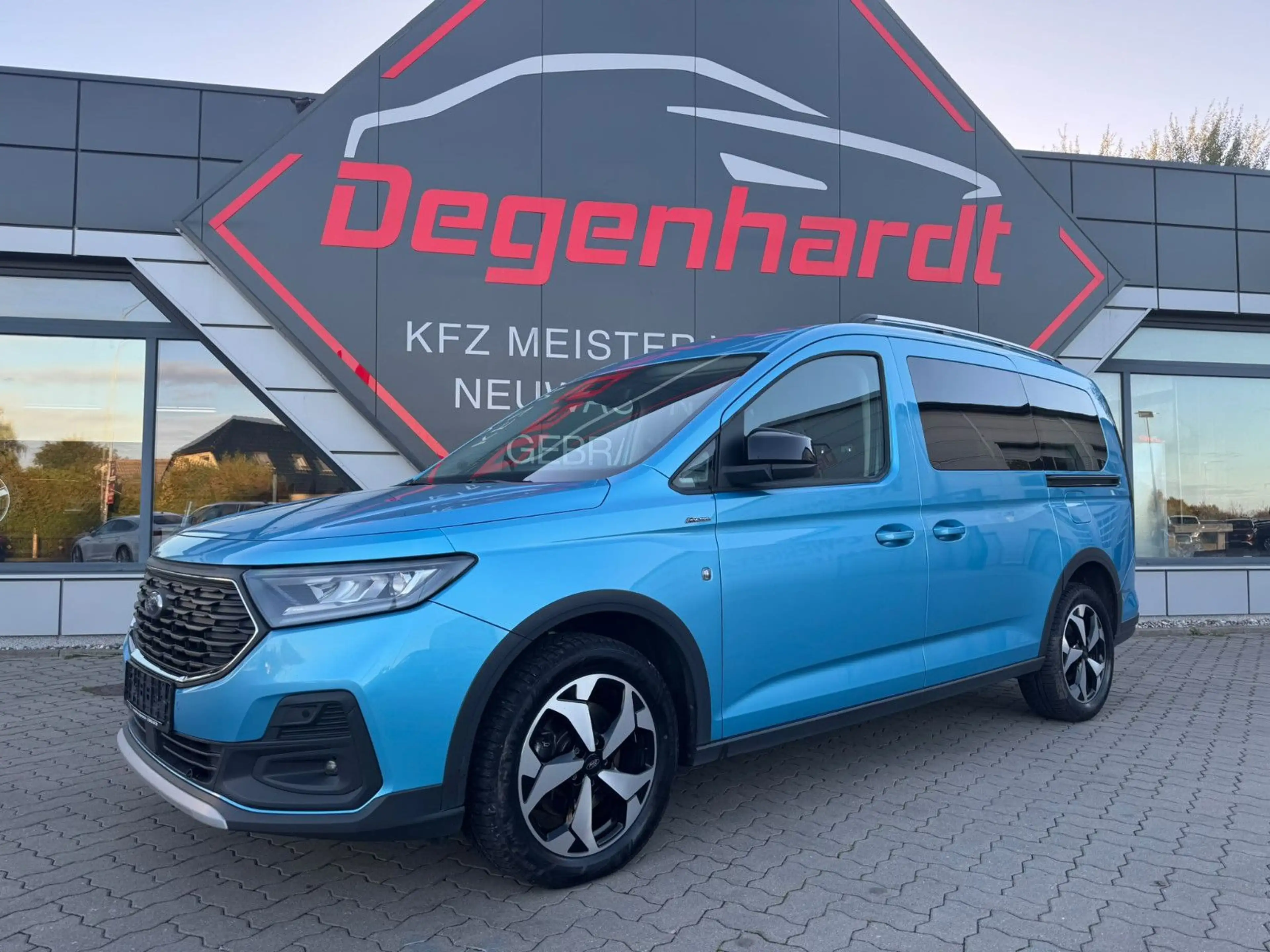 Ford Grand Tourneo 2.0 TDCi Connect Active LED KAMERA — photo 13