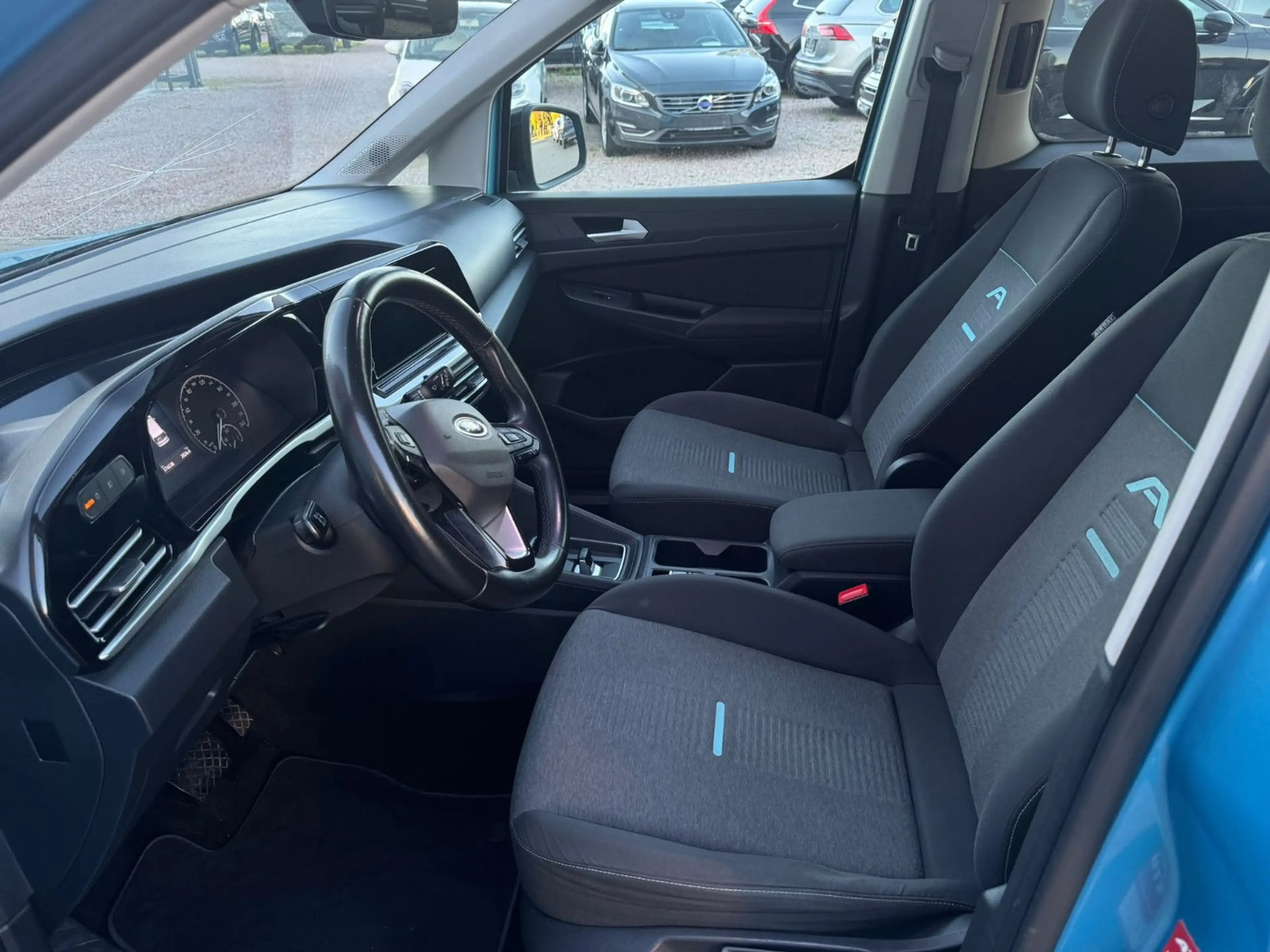 Ford Grand Tourneo 2.0 TDCi Connect Active LED KAMERA — photo 14