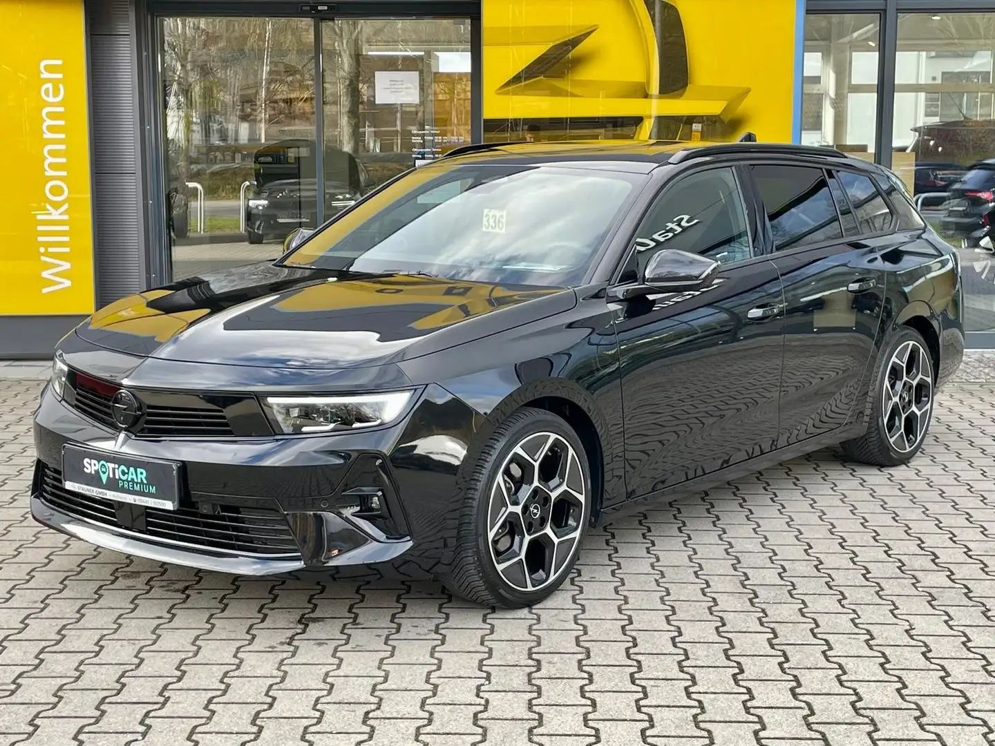 Opel Astra ST Ultimate *MATRIX*PANORAMA*HEAD UP*LEDER* Noir - 2
