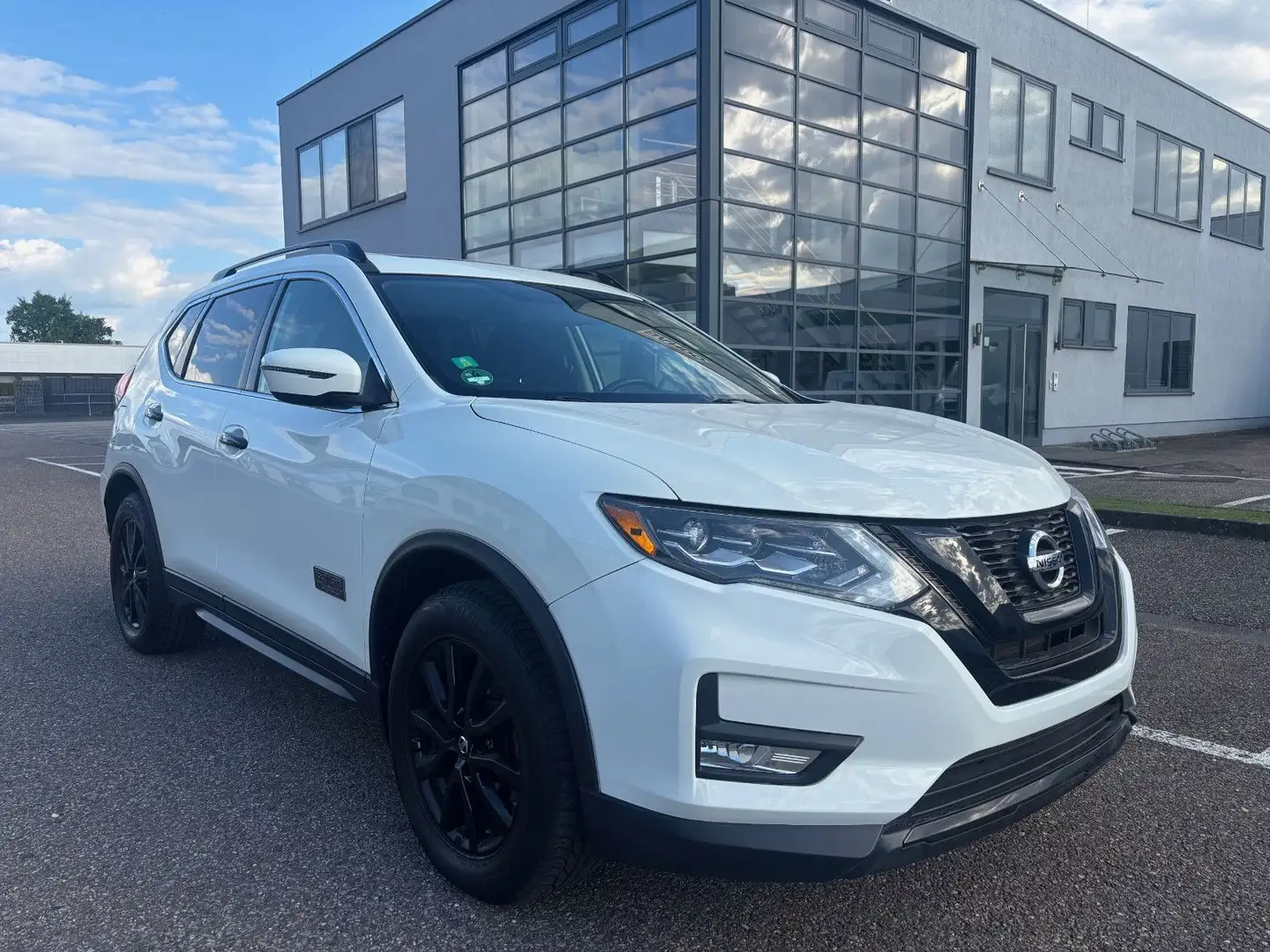 Nissan X-Trail Rouge 2,5i Aut. STAR WARS 127kW Panoramadach Bianco - 1
