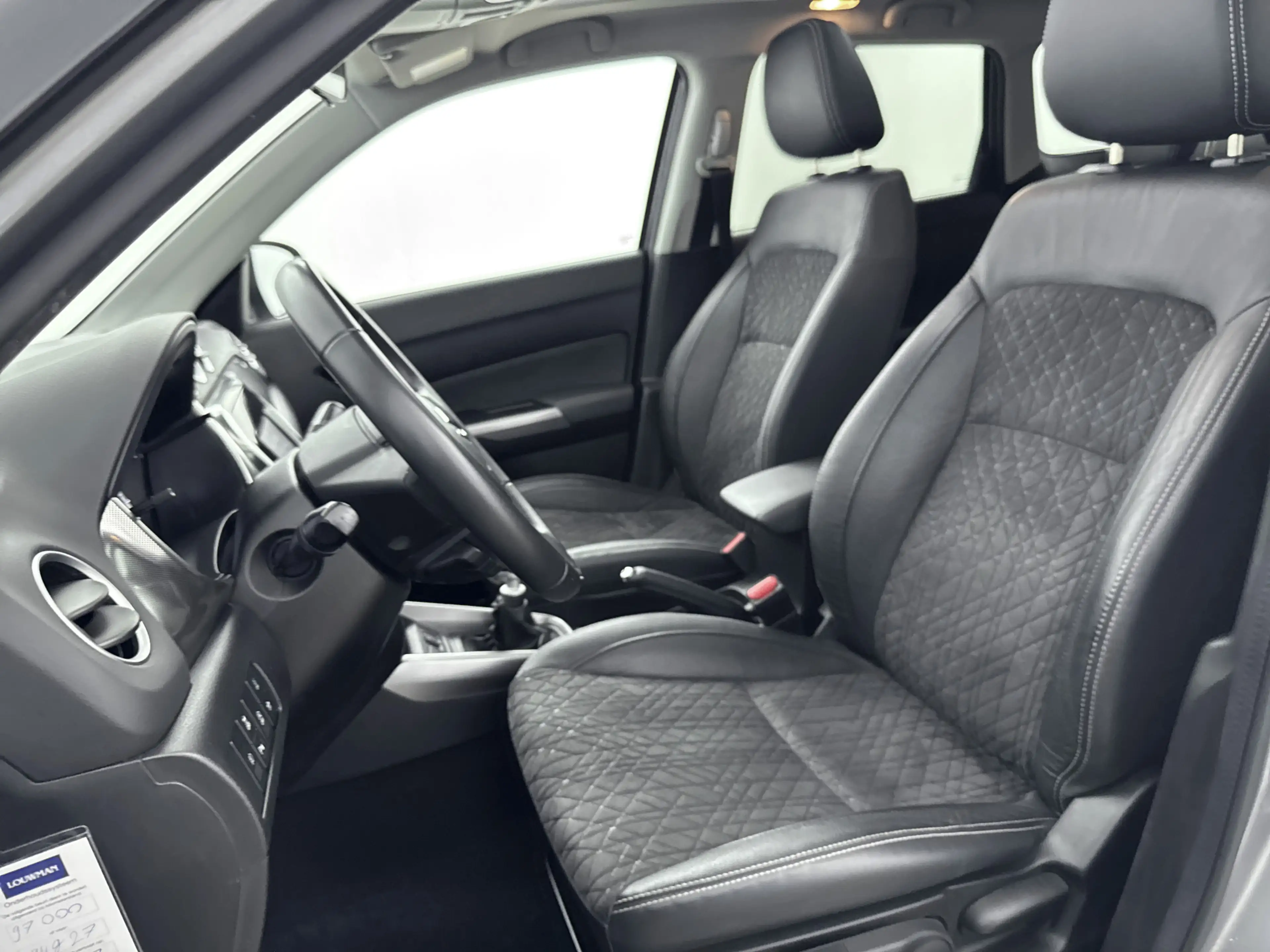 Suzuki Vitara 1.4 Boosterjet Style Smart Hybrid is mee leseman 3 — photo 15