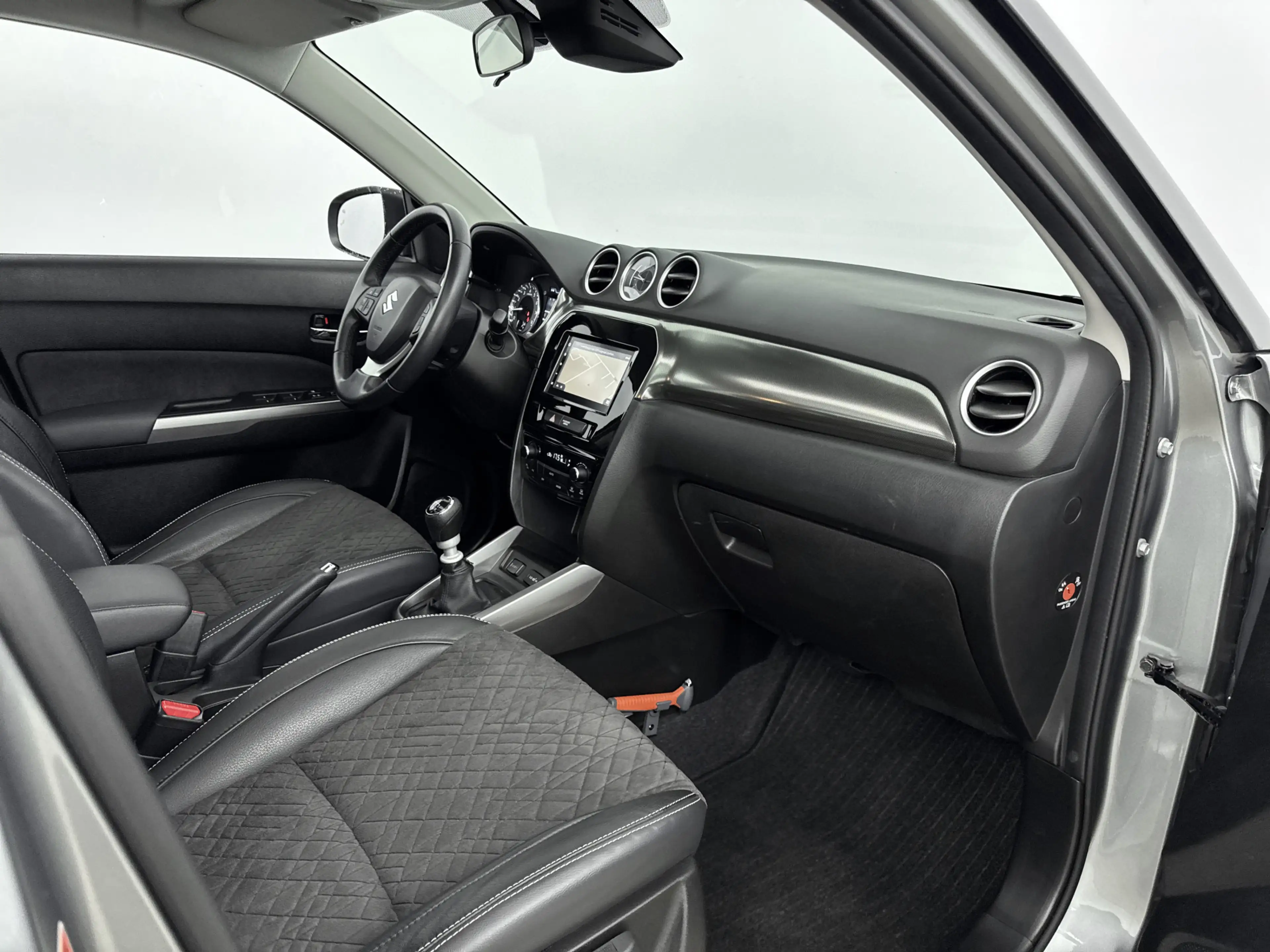 Suzuki Vitara 1.4 Boosterjet Style Smart Hybrid is mee leseman 3 — photo 6