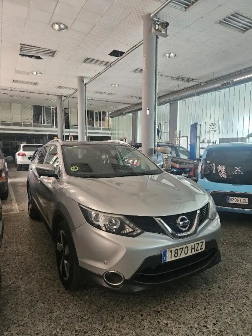 Nissan Qashqai 1.5dCi 360 4x2 Gris - 1