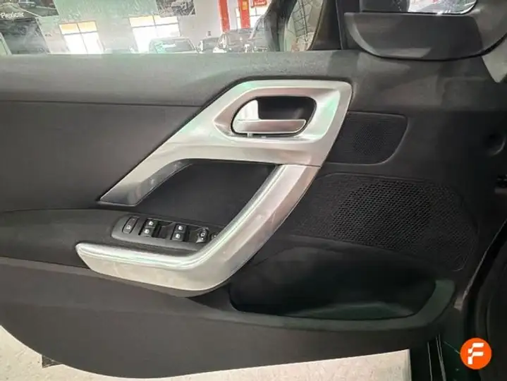Peugeot 2008 1.2 Pure Tech S&S Allure (2017) 2019, foto 26