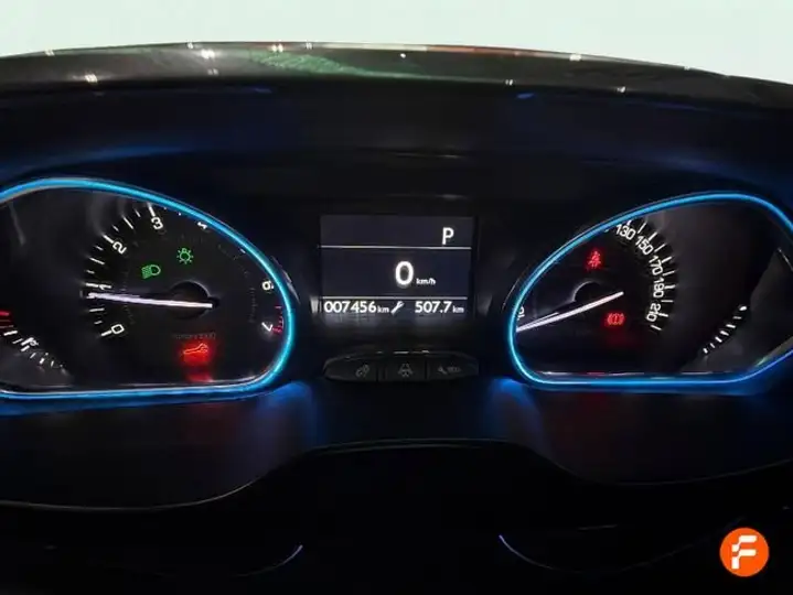 Peugeot 2008 1.2 Pure Tech S&S Allure (2017) 2019, foto 25