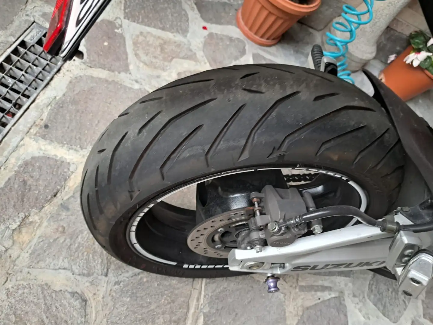 Suzuki GSR 600 Grigio - 2