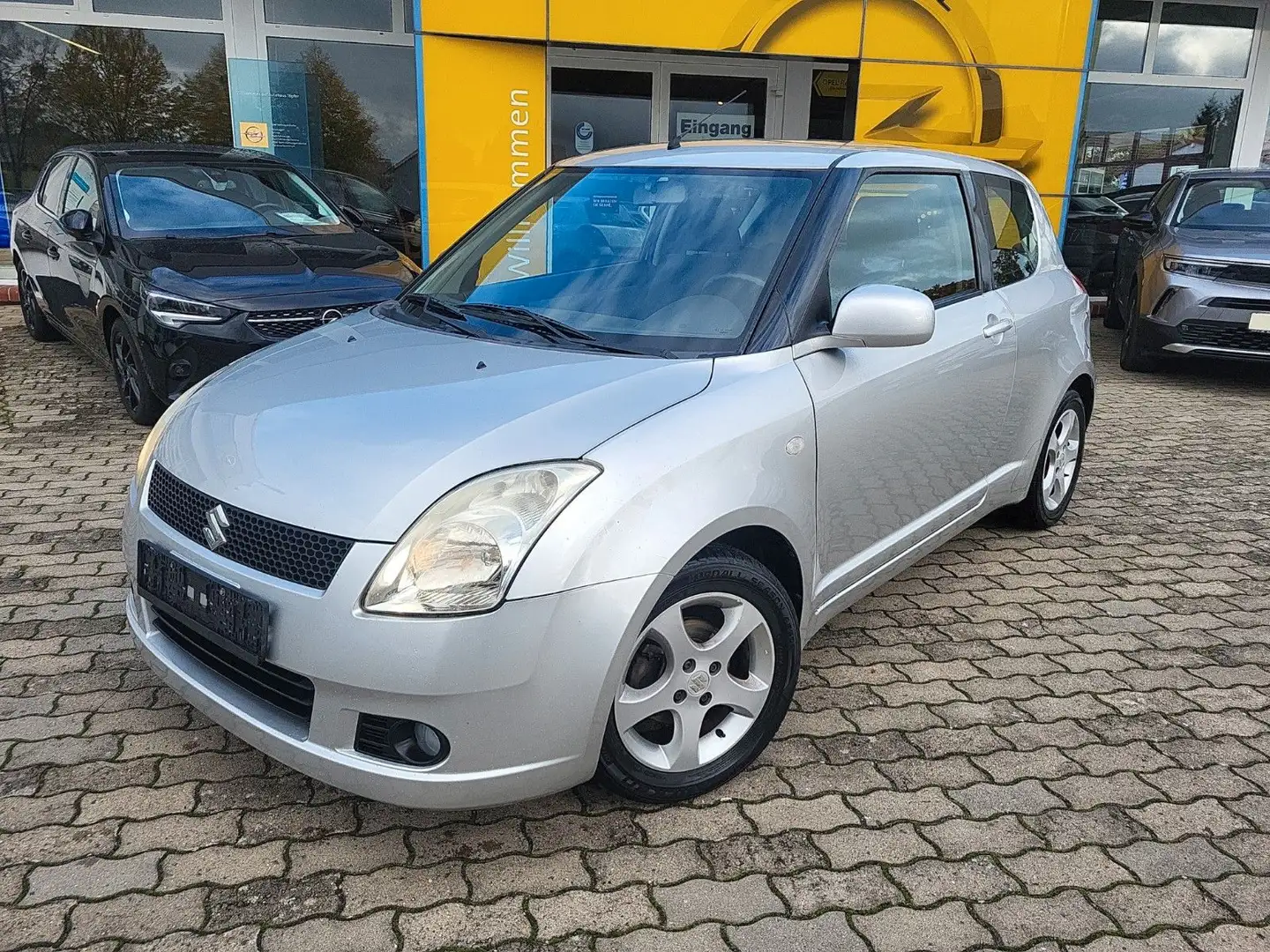 Suzuki Swift Lim. Comfort aus 2-Hand **Automatik** Silber - 1