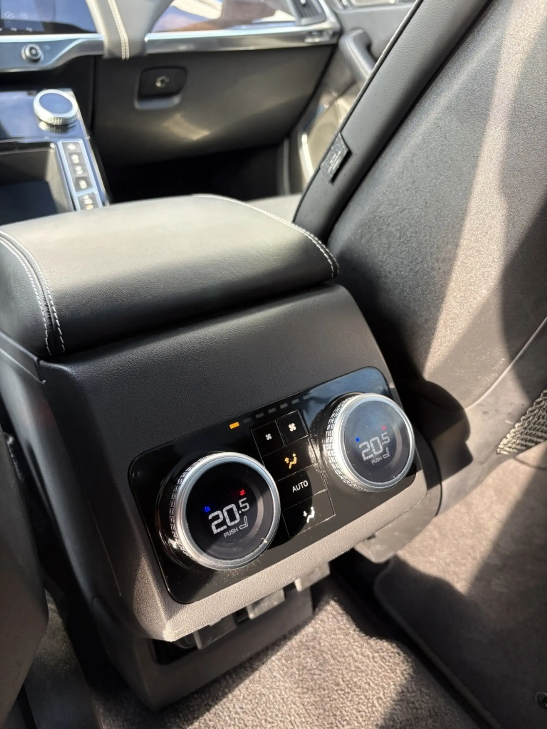 Jaguar I-Pace EV400 VOL! | Pano | HUD | Stoelkoeling | Kuipstoel — photo 18