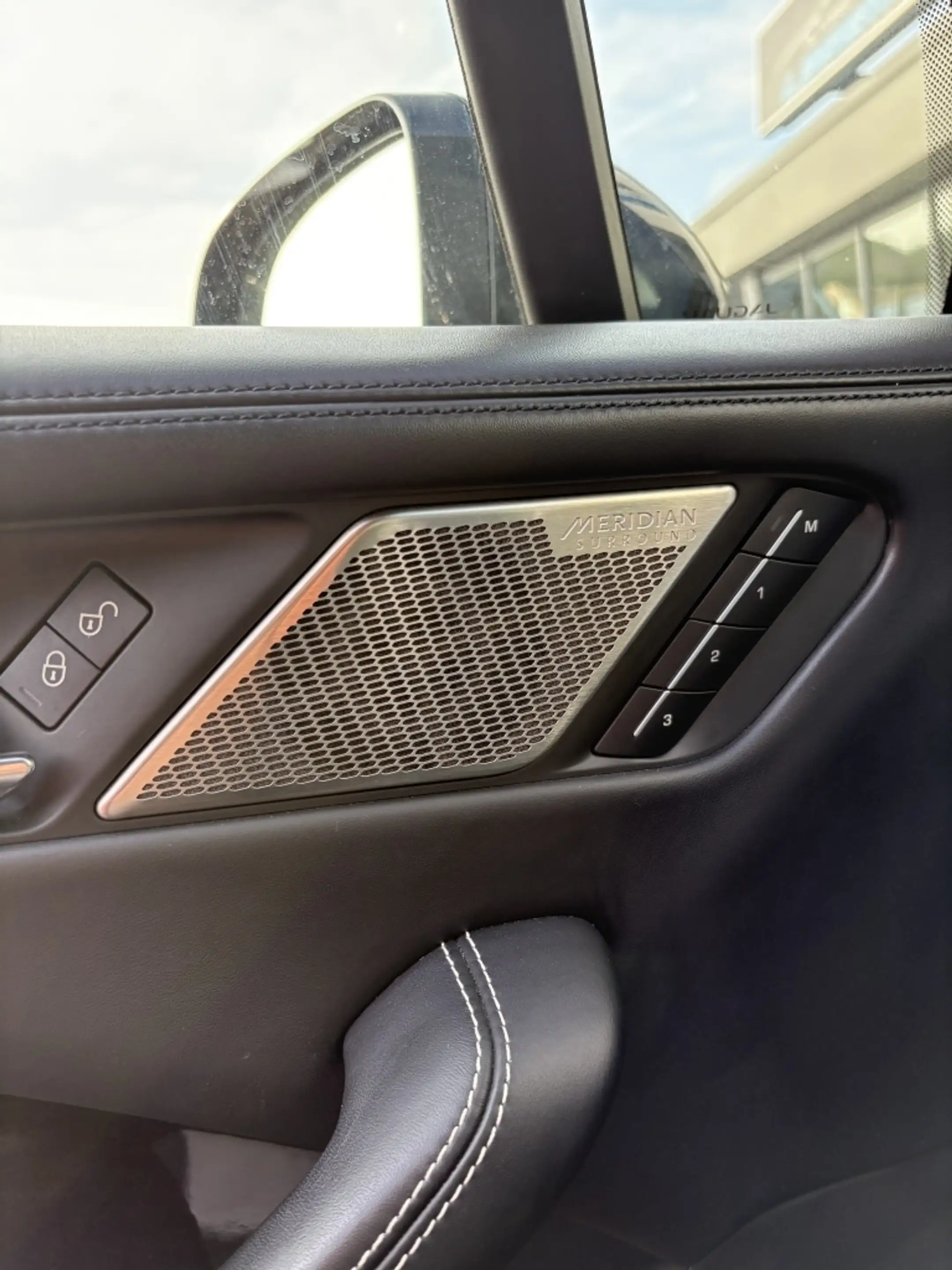 Jaguar I-Pace EV400 VOL! | Pano | HUD | Stoelkoeling | Kuipstoel — photo 13