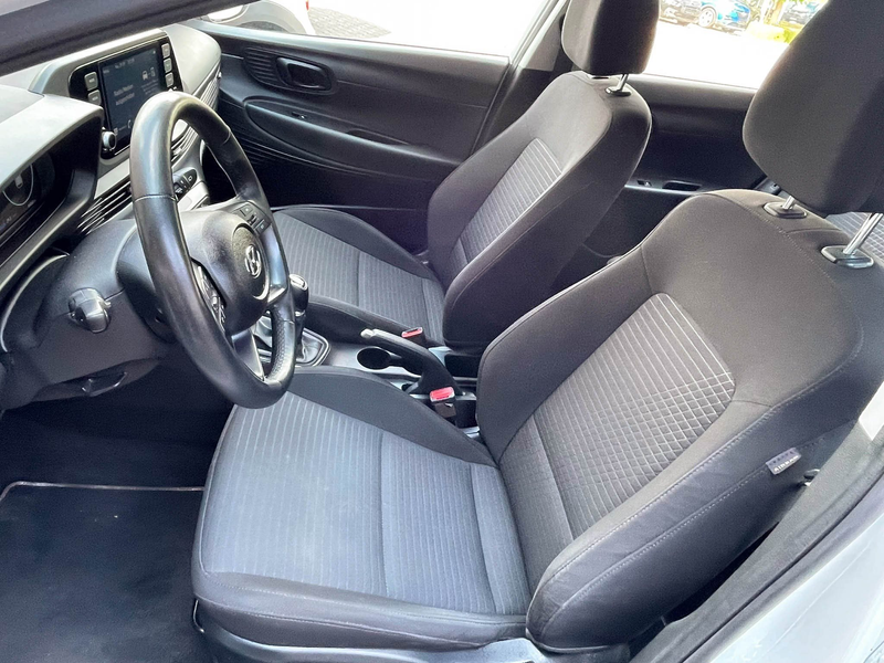 Hyundai i20 1.2 CarPlay Kamera DAB SHZ Spur Tempo — photo 9
