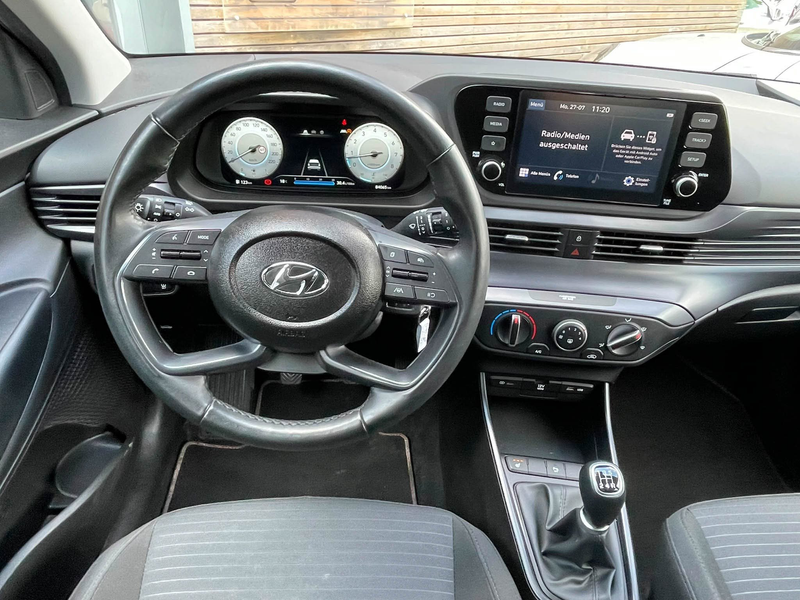 Hyundai i20 1.2 CarPlay Kamera DAB SHZ Spur Tempo — photo 13
