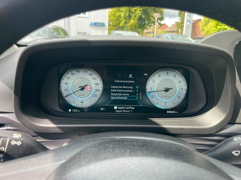 Hyundai i20 1.2 CarPlay Kamera DAB SHZ Spur Tempo — photo 15
