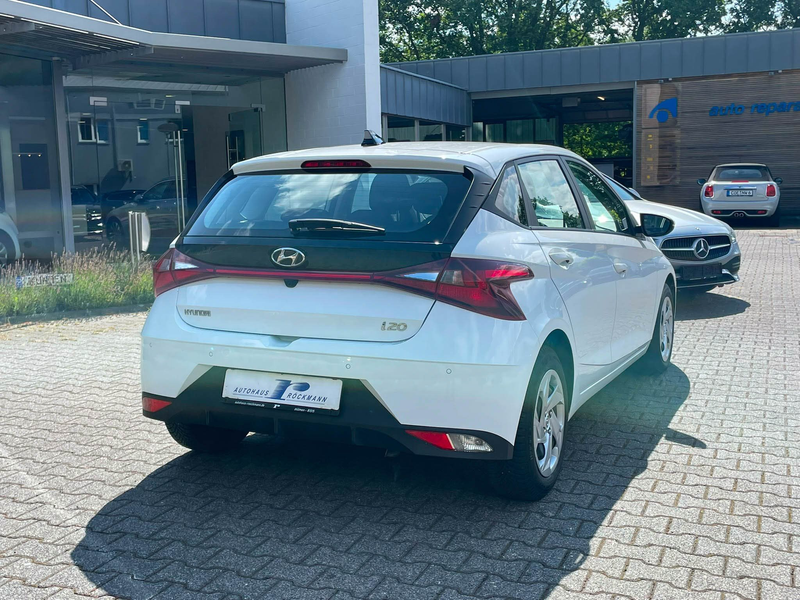 Hyundai i20 1.2 CarPlay Kamera DAB SHZ Spur Tempo — photo 6