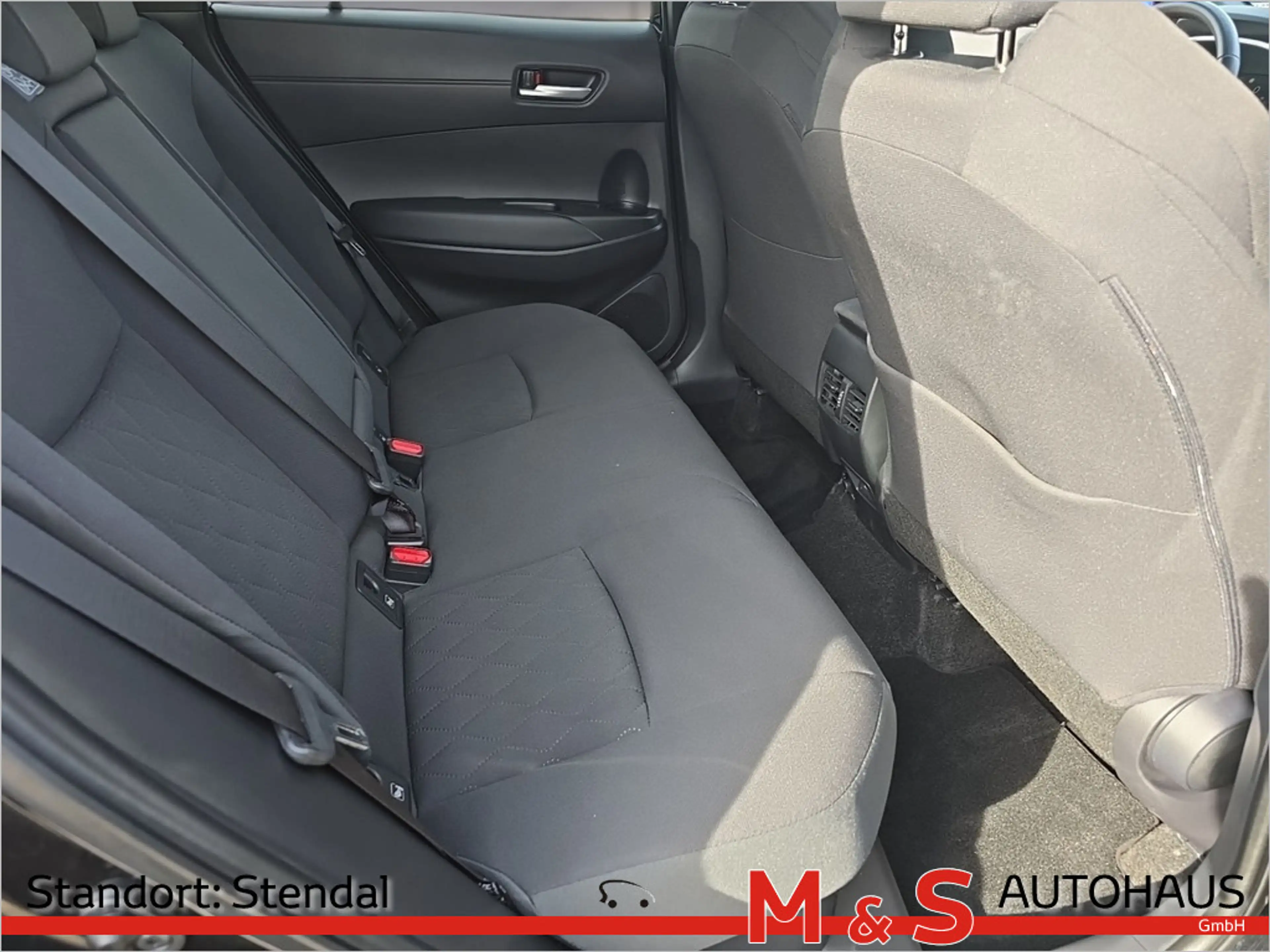 Toyota Corolla Cross 1.8 Hybrid FWD Team Deutschland — photo 12