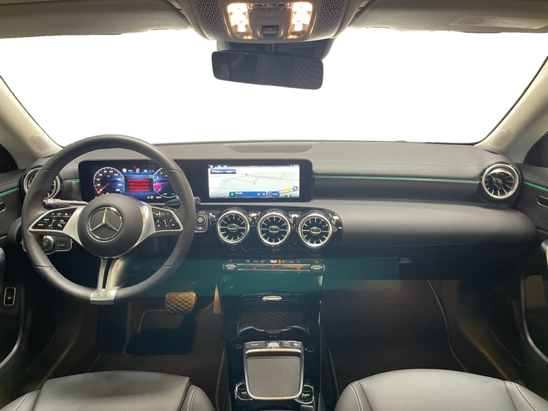 Mercedes-Benz CLA 180 Progressive Pano+MULTIBEAM+Distron+360° — photo 12