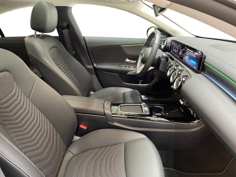 Mercedes-Benz CLA 180 Progressive Pano+MULTIBEAM+Distron+360° — photo 10