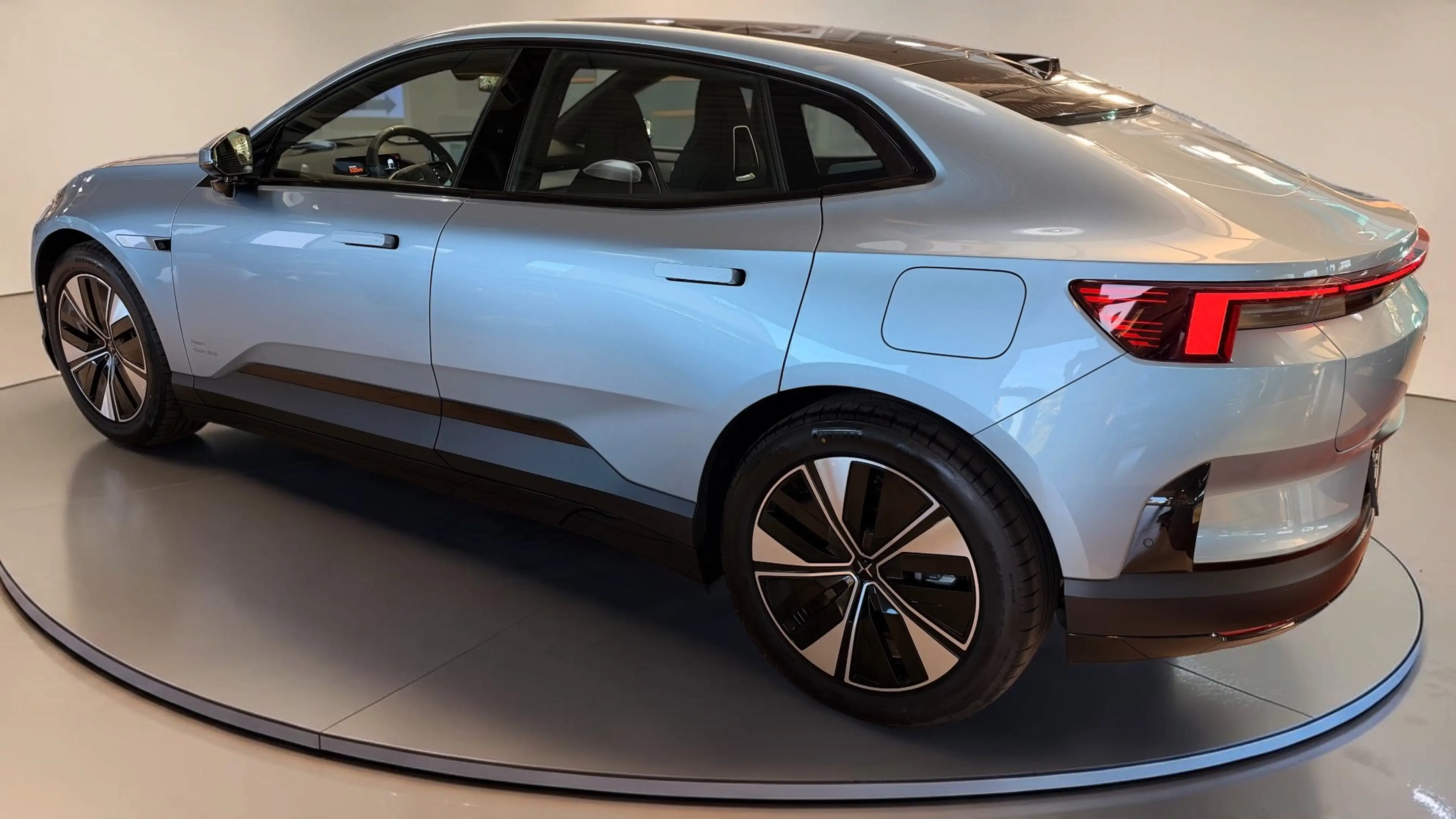 Polestar 4 POLESTAR 4 LONG RANGE SINGLE MOTOR | PILOT + PLUS | 20 MY25” | 7.756 KM — photo 4
